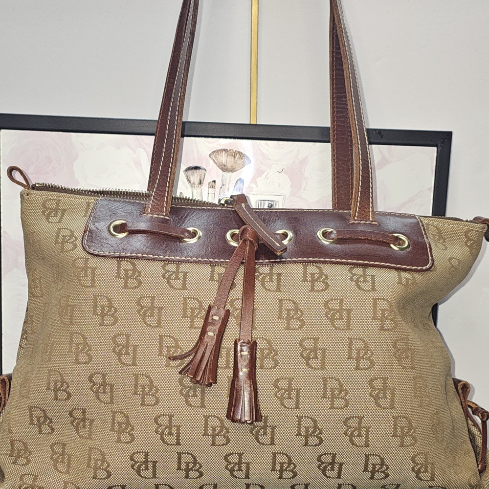 Dooney Logo Canvas Lock Double strap Tote/Satchel Bag Tan EUC